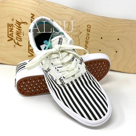 VANS Comfycush Era Pinned Black Canvas Low Women’s - Picture 7 of 8